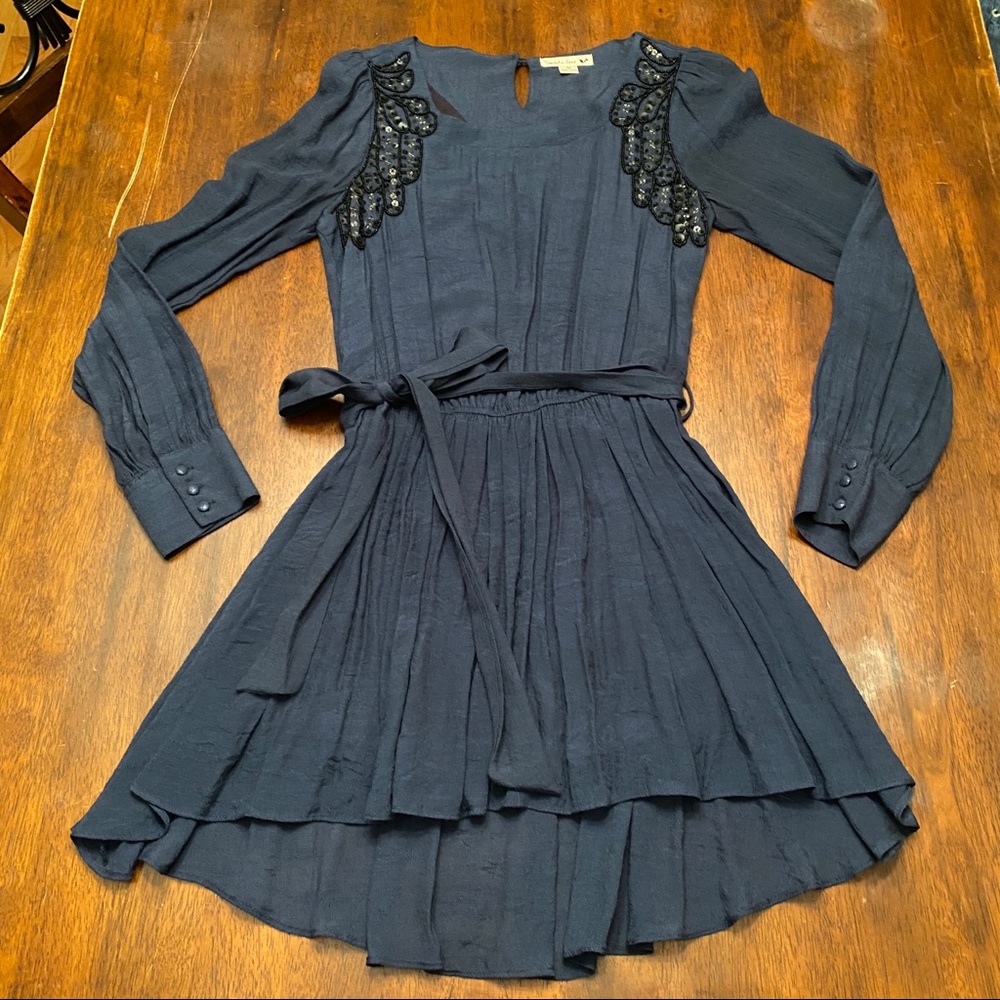 Beautiful Long Sleeve Dress/Tunic - Size M